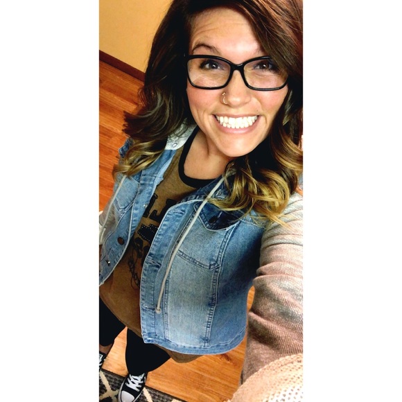 Meet your Posher, Kaylee - Picture 1 of 1